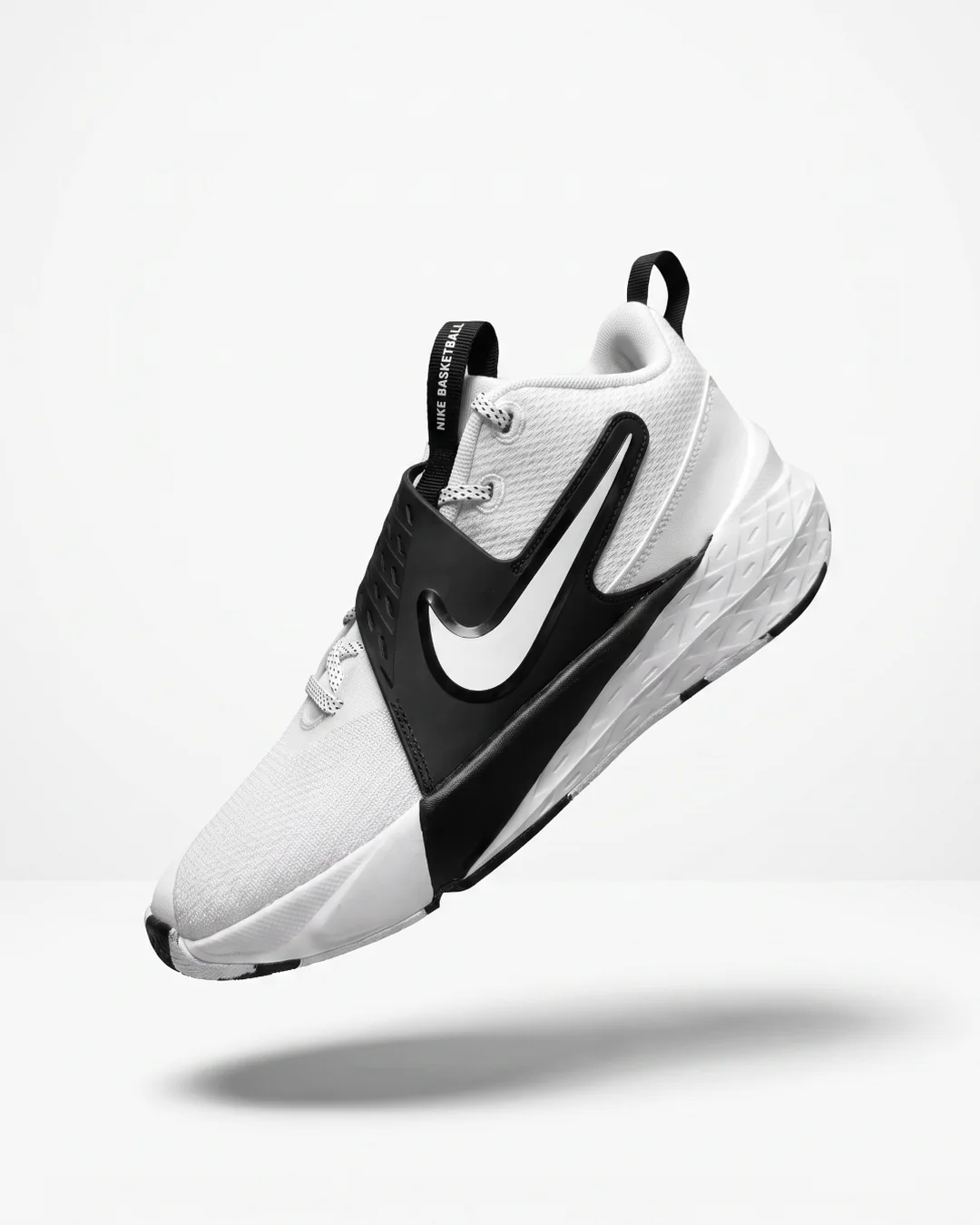 Nike Team Hustle D12 GS 'White Black' Talla 24.5cm - Calzado 100% Original Saldos USA en SJT Mayoreo Monterrey